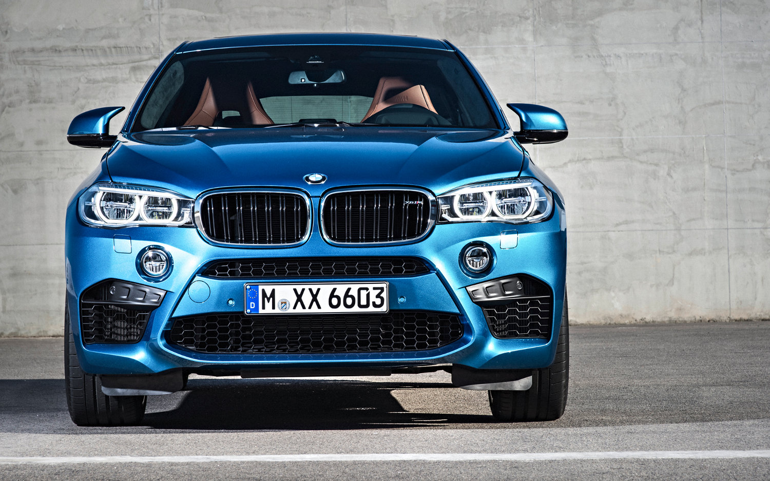 Comparison BMW X6 M 2017 vs BMW X6 M AWD 2018 SUV Drive
